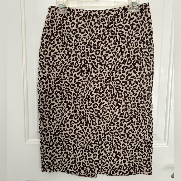 J. Crew Women's Animal Print Pencil Skirt Size 2 - Picture 6 of 8